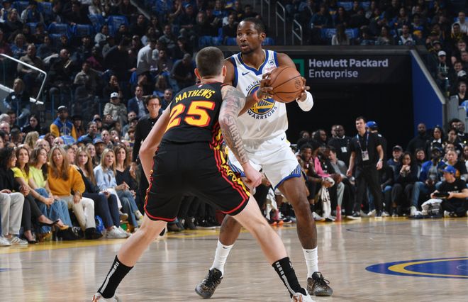 显得有些突 显得有些突