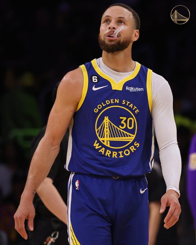 持球犯规制 持球犯规制